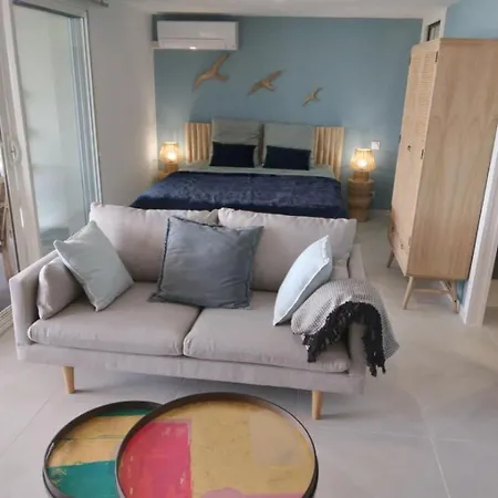 Le Spot 577 Bed & Breakfast 2*